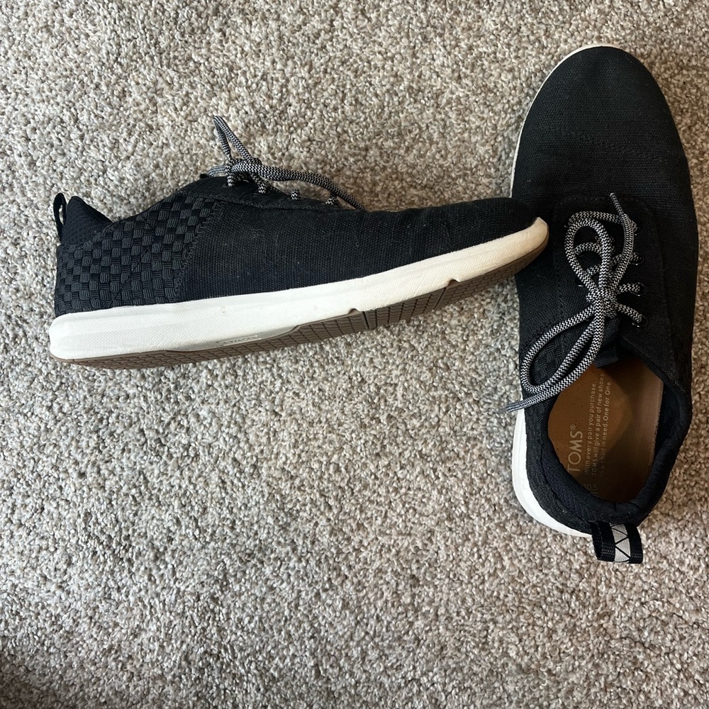 Toms Black Men’s Lace Up Lightweight Sneakers Sz 10.5